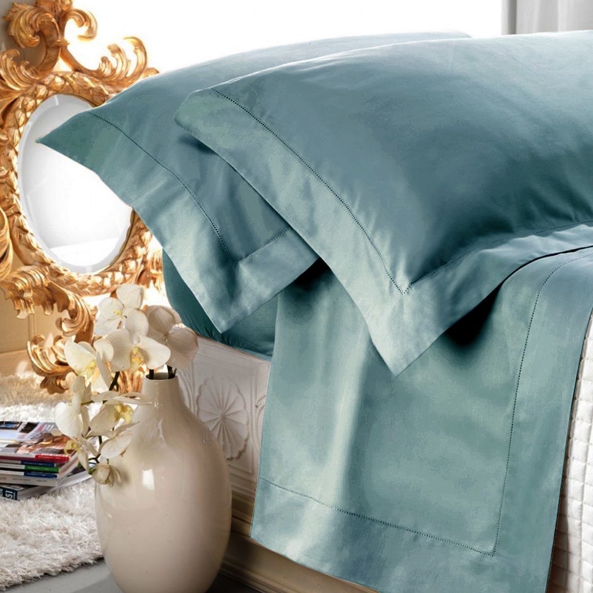 Completo letto matrimoniale in puro cotone rasato tinta unita Azzurro carta da zucchero rifinita con Orlo a Giorno