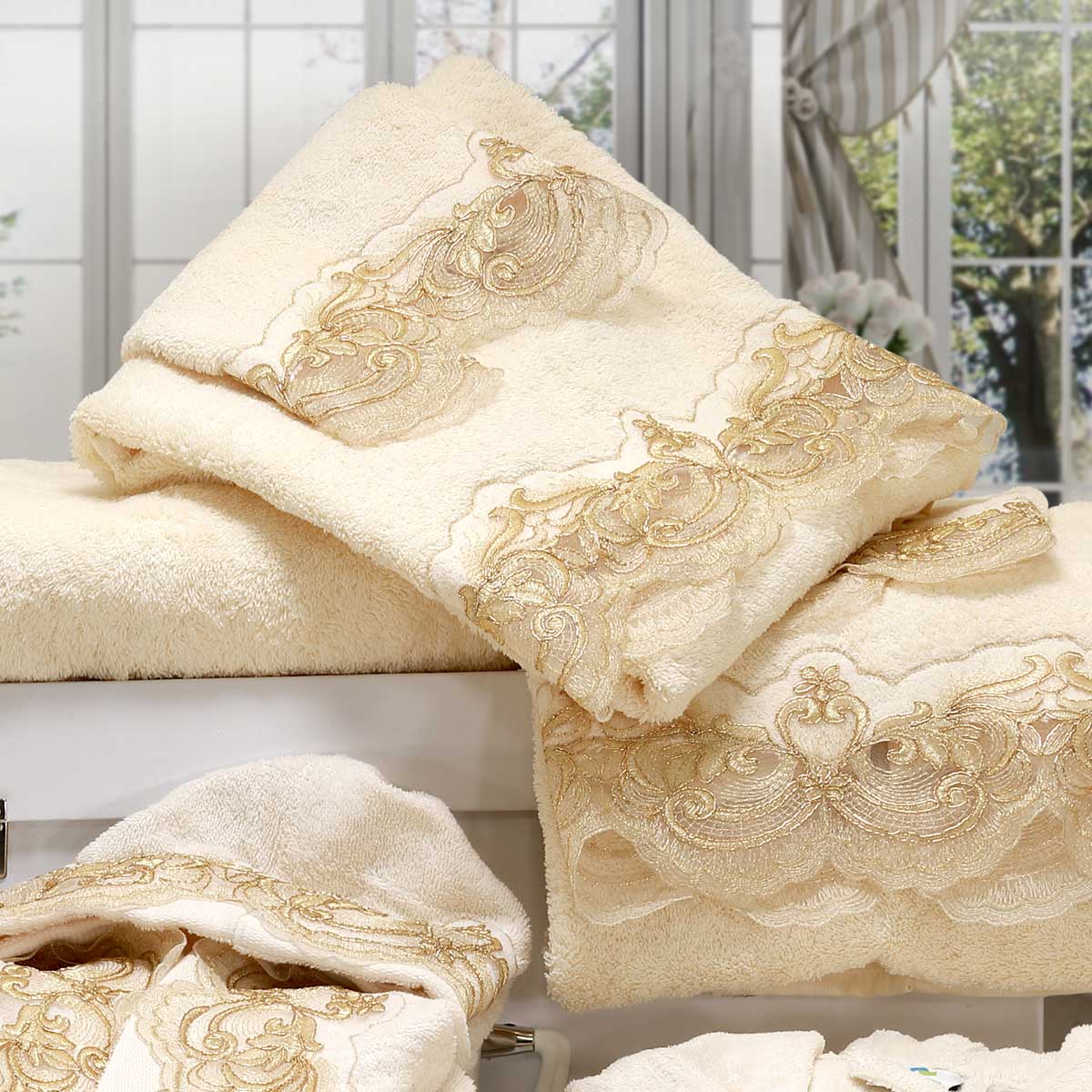 Completo spugna 7 pezzi avorio con pizzo filo oro - Dorotea