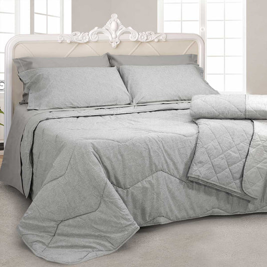 Coordinato letto matrimoniale grigio dal design moderno
