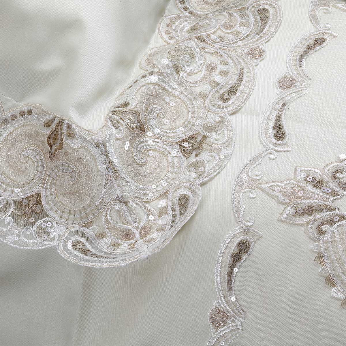 Completo letto in raso di cotone con pizzo ricamato - Beatrice