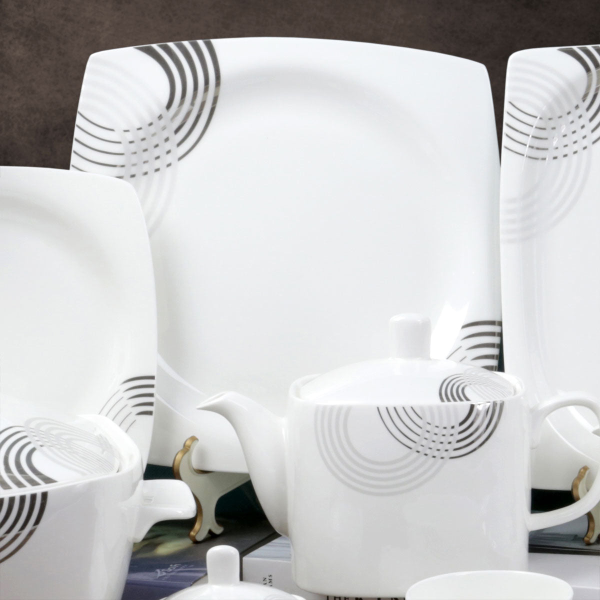 Servizio piatti dalla forma quadrata con decoro moderno geometrico platino - Monica