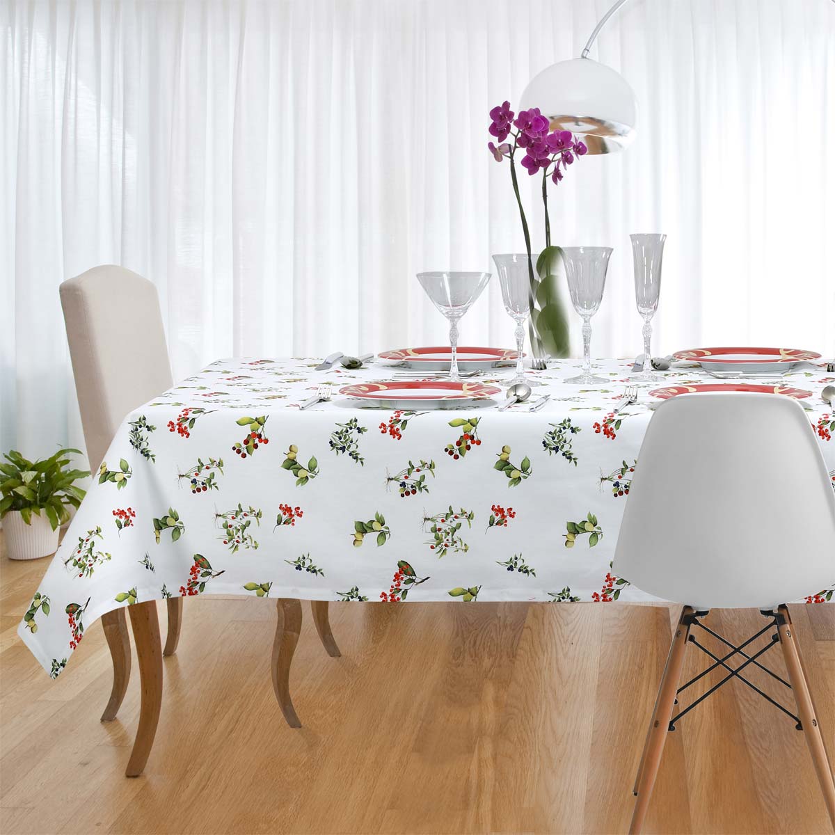 Set tovaglie in puro cotone con disegno Frutti Rossi per 8 e 12 persone