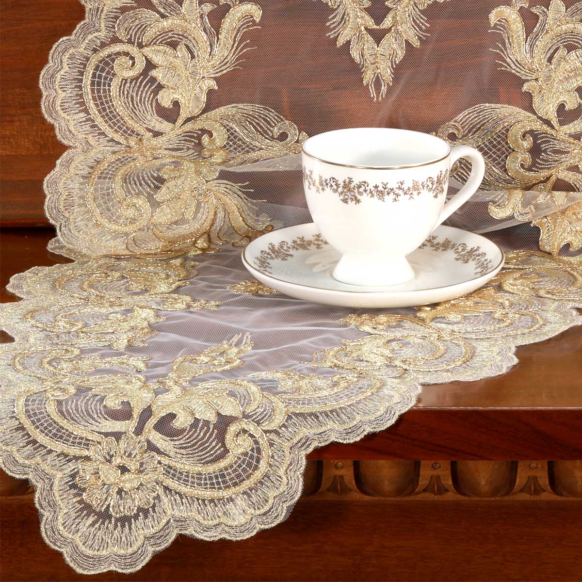 Tris centrini sala da pranzo in tulle ricamato con filato oro 3 pezzi
