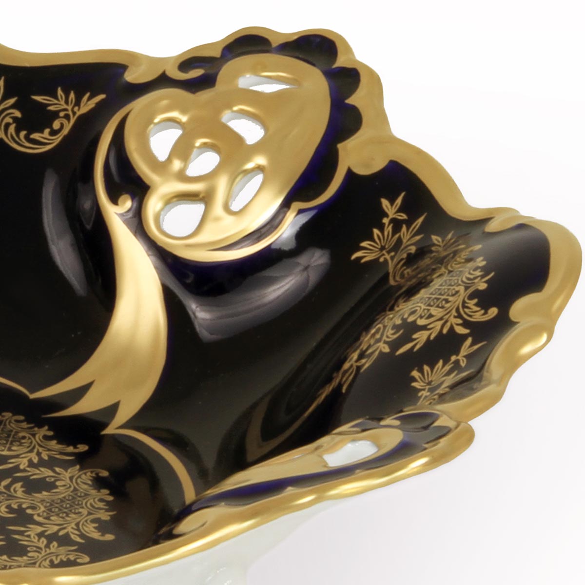 Centrotavola dallo stile rococo dipinto a mano in germania in oro e cobalto