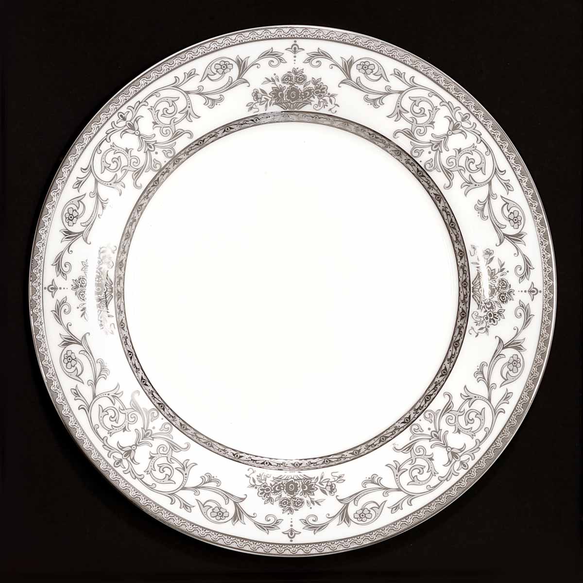 Completo piatti con decoro barocco argento in prestigiosa porcellana fine bone china - San Pietroburgo