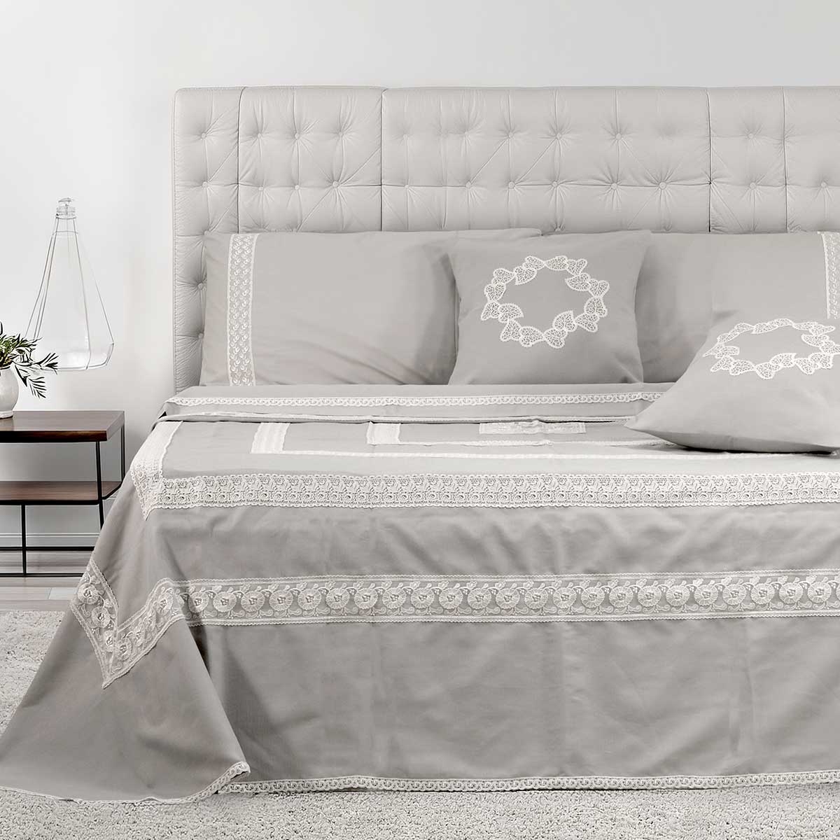 Coordinato letto di colore grigio moderno con pizzo sul piano letto - Aura Optical