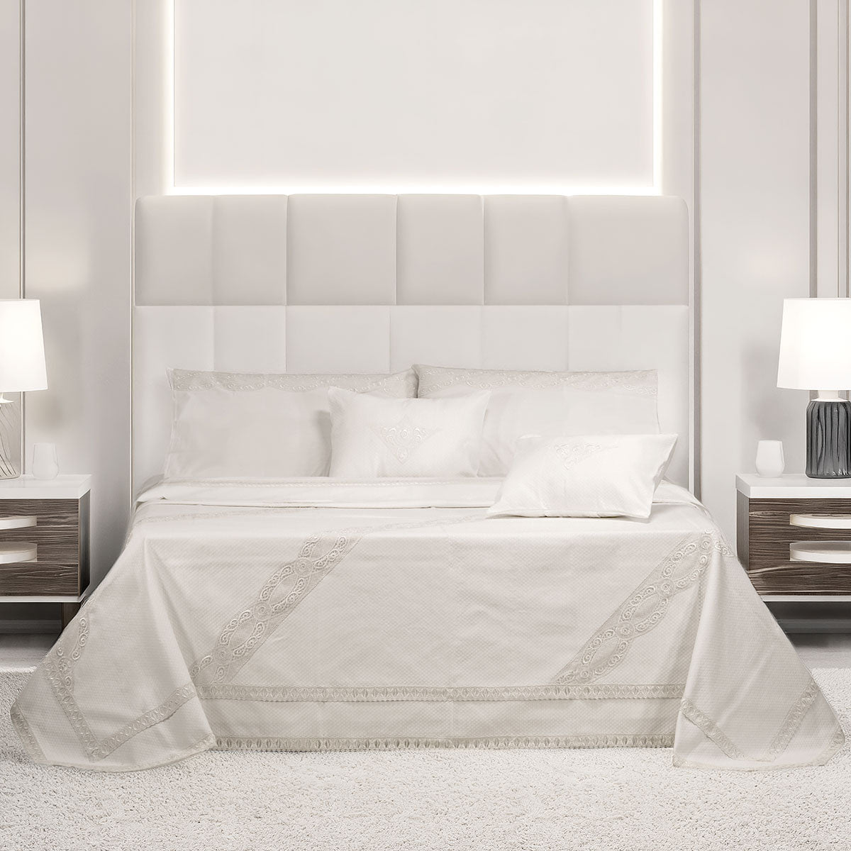 Coordinato letto sposa di colore bianco con tessuto piquet e pizzo italiano corredo