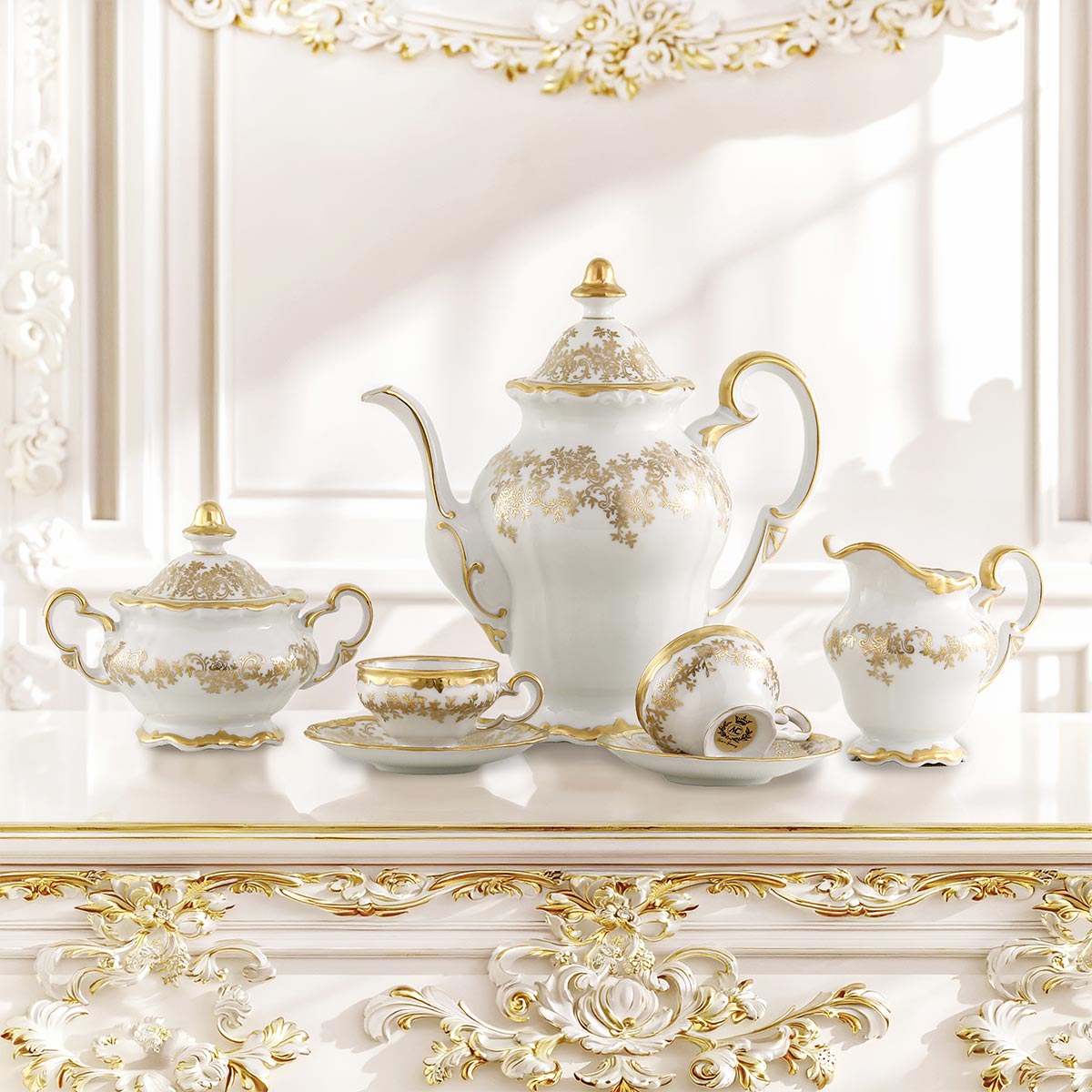 Servizio caffè stile classico con decoro in oro dipinto a mano in fine porcellana - Caterina