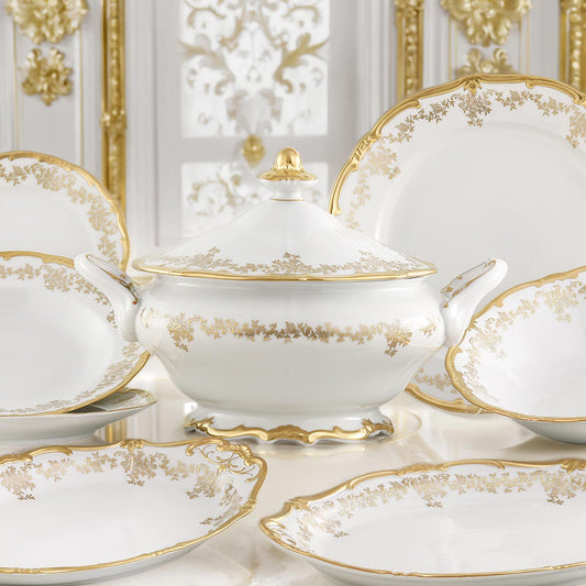 Servizio piatti classico con decoro in oro dipinto a mano in fine porcellana -Caterina