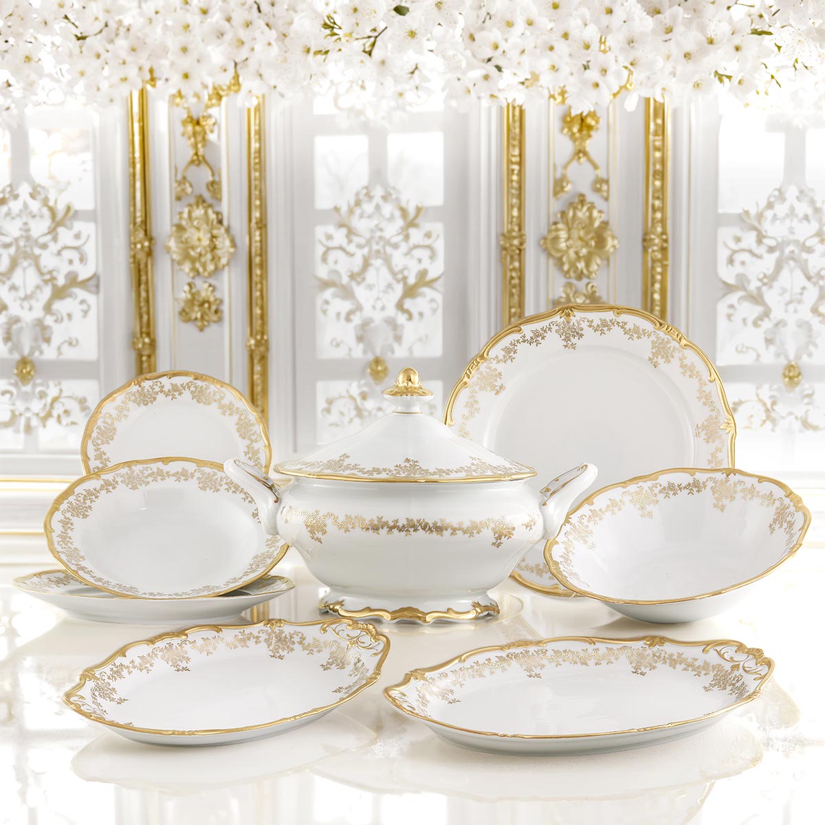 Servizio tavola in fine porcellana tedesca con decoro prestigioso in oro dipinto a mano - Caterina