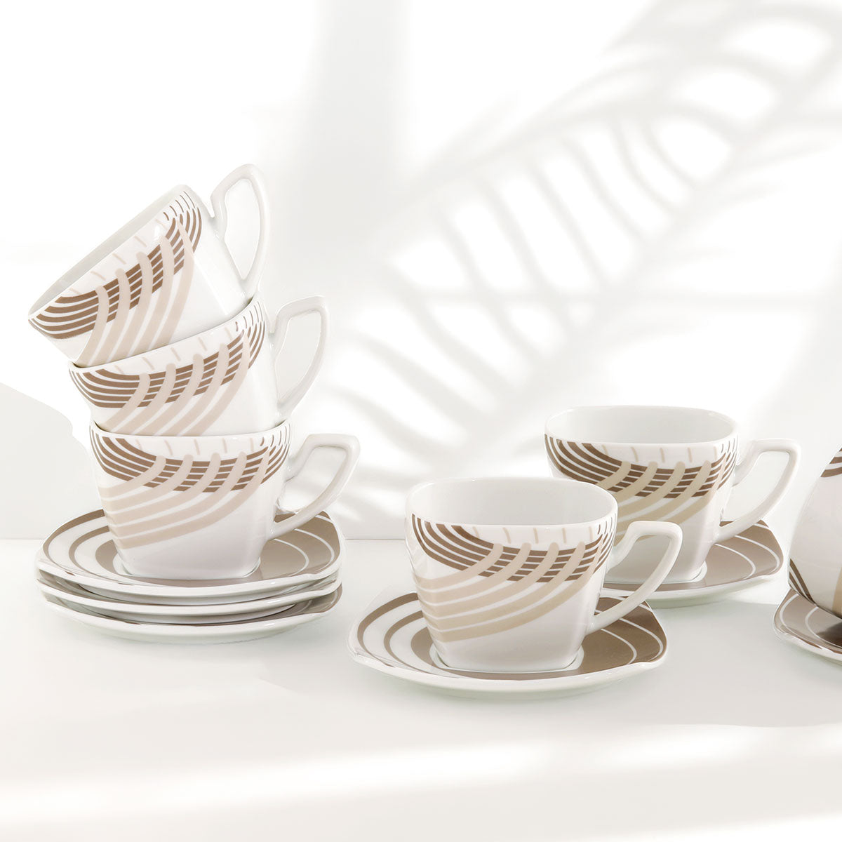 Tazza latte con piattino dalla forma quadrata con decoro tortora - Cosmo