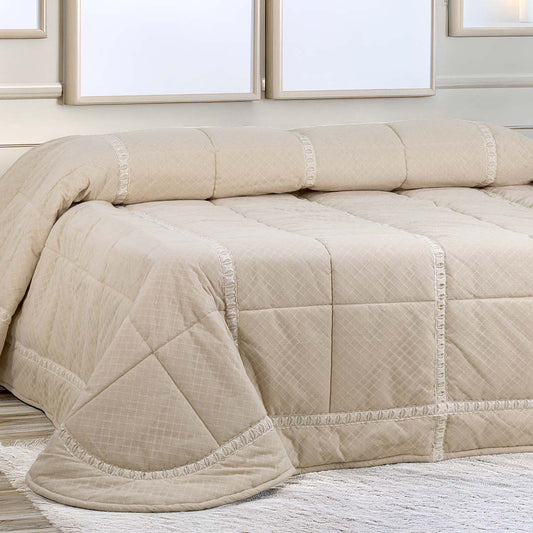 Trapunta letto matrimoniale invernale con pizzi di colore beige - EL147