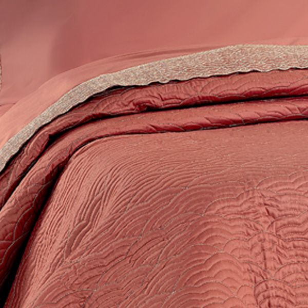 Copriletto rosa antico in tessuto di raso con ricamo argento - Chic