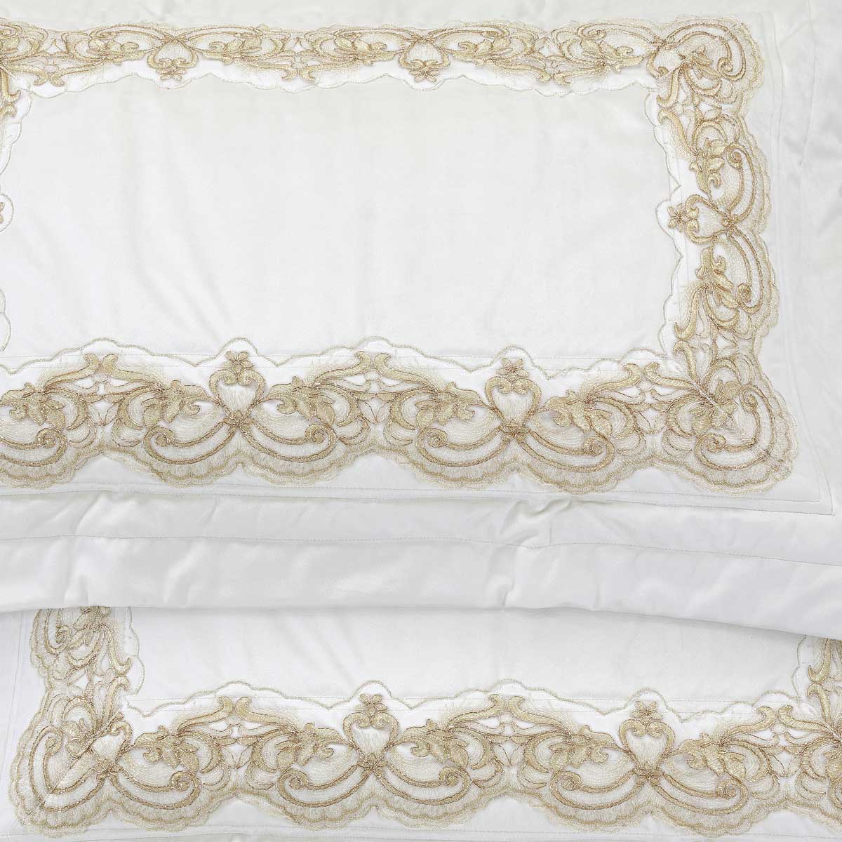 Federa cuscino letto rettangolare arredo in velluto di colore avorio con pizzo oro - Dorotea