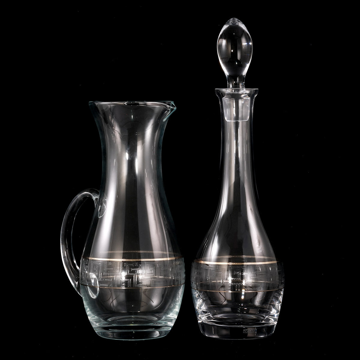 Servizio bicchieri completo con brocca e bottiglia in cristallo per la vetrina della sala da pranzo stile contemporaneo - Firenze