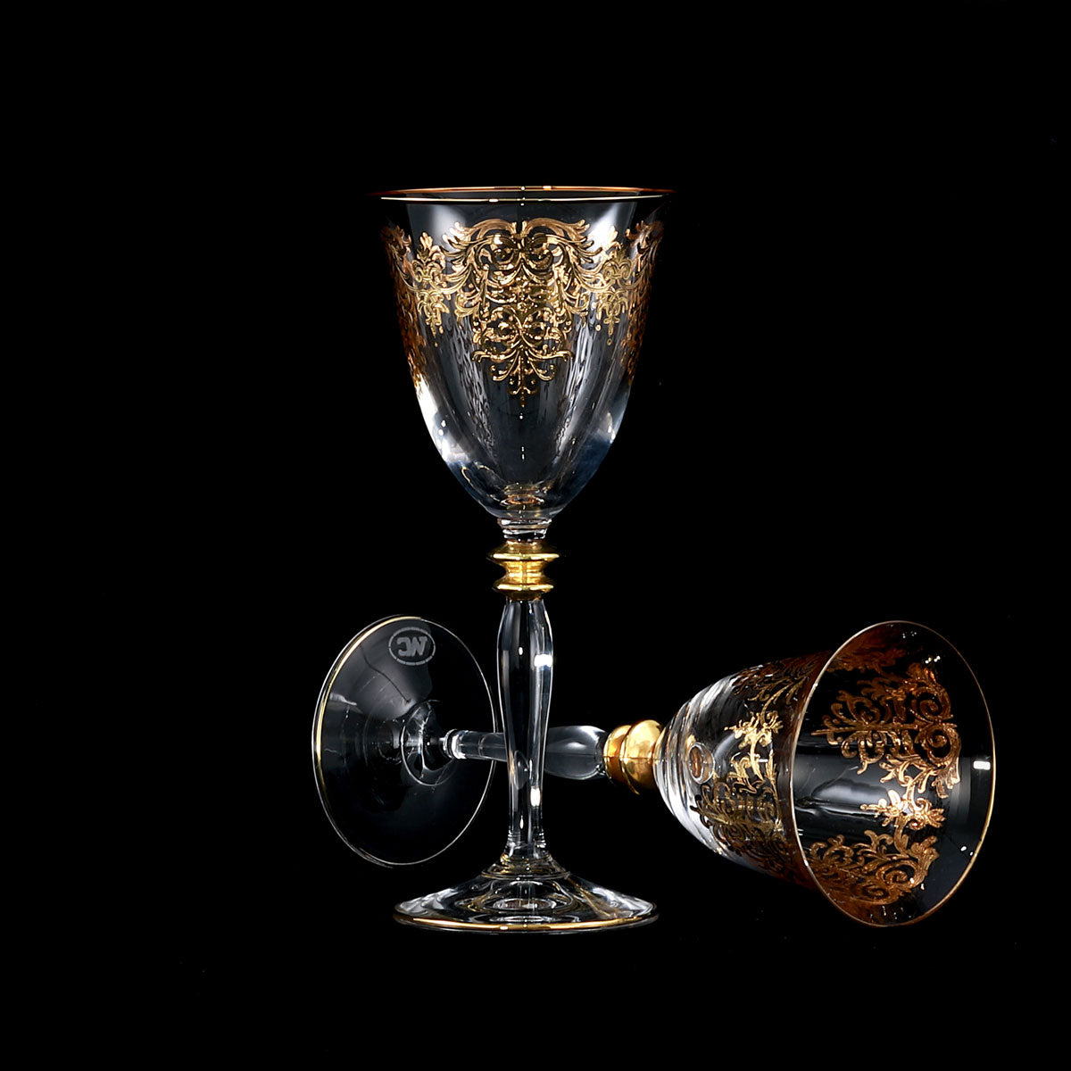 Servizio bicchieri in cristallo con piatti in fine porcellana coordinati in oro prestigiosi