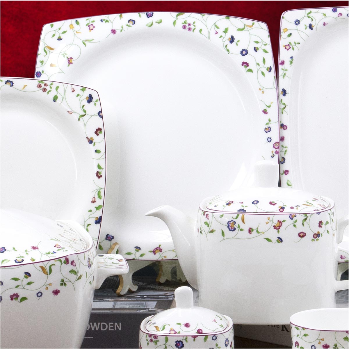 Servizio tavola te e caffè quadrato con decoro a fiori in fine porcellana - Flavia